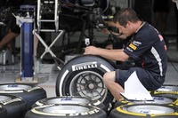 ピレリはF1テスト用タイヤの供給に悩む 画像
