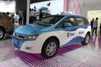 【北京モーターショー12】BYD、EVタクシー e6 を披露…深圳実証実験、拡大へ 画像