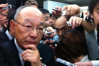 トヨタ小澤副社長「EV充電規格はしかるべきところに納まるのが一番良い」 画像