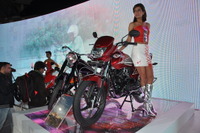 ホンダの最安二輪車、6万6000円で発売…インド 画像