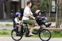 ヤマハ PAS、幼児2人同乗可能な小径モデル 画像