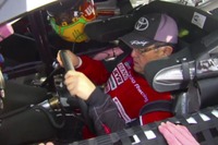 豊田章男社長、NASCAR カムリ 新型に試乗［動画］ 画像
