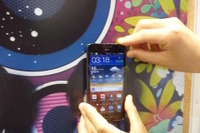 【ワイヤレスジャパン12】NFCとWi-Fi連携で大容量データ交信…KDDI 画像