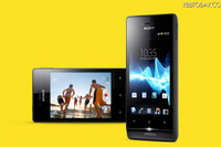 ソニー、Facebookで Xperia miro 発表 画像