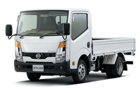 日産、アトラスF24を一部改良…シートベルトアンカーの強度向上など 画像