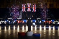MINIのオーケストラ、英国の国家を演奏［動画］ 画像