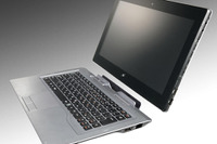 富士通、ノートPCにもなるハイブリッドタブレット開発 画像