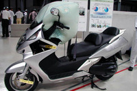 【ホンダミーティング】2輪車にエアバック…200回のドカン! 画像