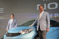 【新聞ウォッチ】日産、新型ノート、海の日の港ヨコハマで「水も滴る」デビュー 画像