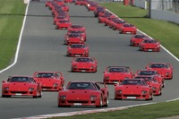 フェラーリ F40 史上最大のパレードを開催 画像
