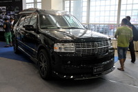 【北京チューニングショー12】Luxury Auto リンカーン ナビゲーター［写真蔵］ 画像