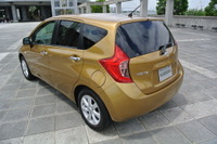【日産 ノート 新型発表】85度開く後席ドア…赤ちゃんを抱いてても楽 画像