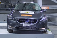 【ユーロNCAP】ボルボ V40 新型が最高評価の5つ星 画像