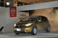 【新型ノート 生産現場】日産九州、フロントシート取り付け行程［動画］ 画像