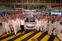 ホンダ CR-V 新型に欧州仕様…英国で第一号車がラインオフ 画像