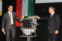 オペル、ハンガリーの新エンジン工場が完成 画像