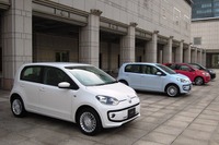 【VW up! 試乗】人も犬も気分がup! する走りが楽しいプチVW…青山尚暉 画像