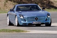 メルセデス SLS AMG 、750psのスーパーEVのパフォーマンス［動画］ 画像