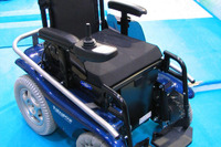 【福祉機器展04】車いすのSUV登場?! …パトラフォー 画像