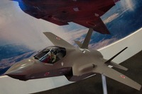 【国際航空宇宙展12】最新鋭ステルス戦闘機 F-35…操縦シミュレーターを用意か 画像