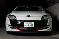 ルノー メガーヌRS…ニュルFF車最速［写真蔵］ 画像