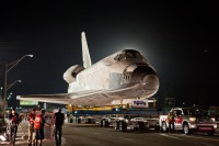 トヨタ タンドラ、スペースシャトルの牽引に成功 画像