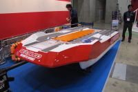 【RISCON12】水上バイクで牽引、世界初の水難救助機材 画像