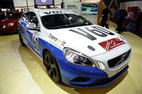 【サンパウロモーターショー12】ボルボ V60 にレーサー、懐かしのBTCCカラーで登場 画像