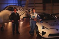 レクサス LFA、ビジネスジェット機と対決［動画］ 画像