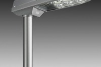 岩崎電気、新型LED道路灯を発売…3車線道路にも対応 画像