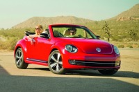 【ロサンゼルスモーターショー12】VW ザ・ビートルにカブリオレ…ソフトトップはスムーズ開閉 画像