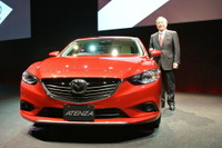 【マツダ アテンザ 新型発表】山内社長「V8トルク発揮もHV並み燃費達成」 画像