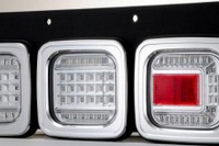 市光工業、トラック用フルLEDリアコンビネーションランプを発売 画像