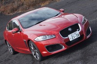 2013年モデルは8ATにアイドリングストップが装備…ジャガー XFR［写真蔵］ 画像