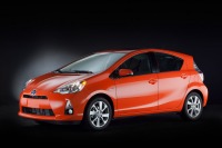 【株価】トヨタが年初来高値…2012年世界新車販売で2年ぶり首位返り咲きへ 画像