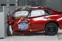 【IIHS衝突安全】日産の北米主力車、アルティマ 新型に最高評価 画像