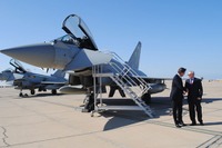 BAEシステムズ、オマーン政府にタイフーンとホーク航空機供給 画像