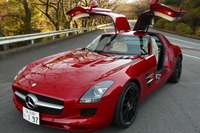 【メルセデスベンツ SLS AMG 試乗】圧倒的な存在感と走りの奥深さ…島崎七生人 画像