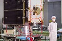JAXA、はやぶさ2の一次噛み合わせ試験前の機体を公開 画像