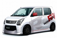 【東京オートサロン13】スズキ、ワゴンRのカスタマイズモデルなどを展示 画像