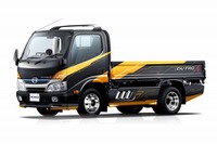 【東京オートサロン13】日野、カスタマイズカー デュトロ エックス などを出展 画像