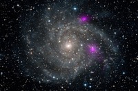 渦状銀河の中に燃え盛るブラックホール…NASAがイメージ公開 画像