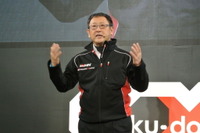 【東京オートサロン13】トヨタ豊田社長「車を持つ喜びを会場から世界中に発信」 画像