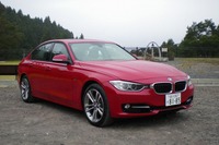 【BMW 320i xDrive 試乗】4WDを意識しない安定した走り…松下宏 画像