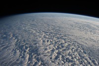 太平洋をすっぽりと覆う層積雲の海 画像