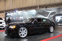 クライスラー 300SRT8、「走り以外にも贅を尽くした」 画像