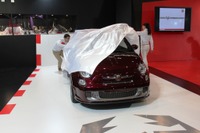 【東京オートサロン13】アバルト、マセラティとコラボ…アバルト695エディツィオーネマセラティ 画像