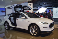 【デトロイトモーターショー13】テスラのEVクロスオーバー モデルX、モーターショーデビュー 画像