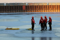 米国沿岸警備隊、氷結した湖・川についてのアドバイス 画像