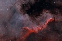 星々が形作る白鳥座の壁…NASA 画像